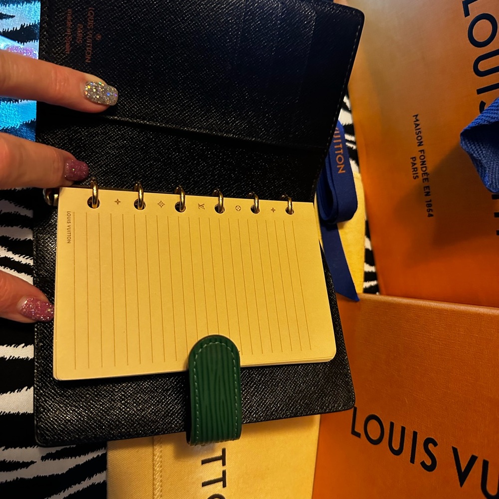 Louis Vuitton ❤️ Green Epi Leather Small Ring Agenda Cover~ Pre ❤️Loved - Picture 13 of 16